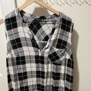 Black and white tank top Torrid size 1